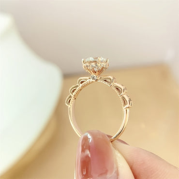 Women Elegant Moissanite Solitaire Ring