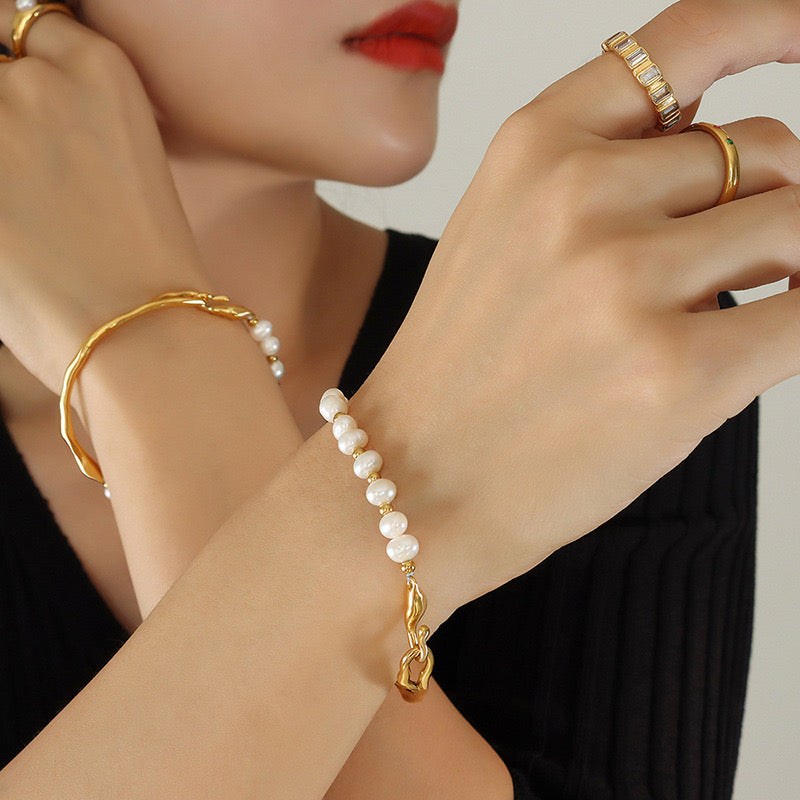 Pearls From the Sea Hook Bracelet