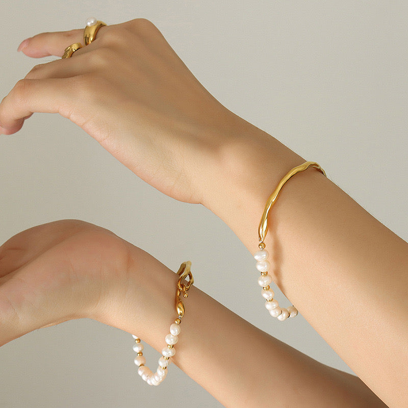 Pearls From the Sea Hook Bracelet