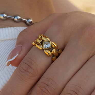 Symmetrical Square CZ Ring